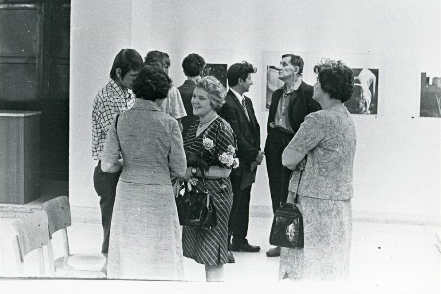 zleva A. Dufek, N. Dvořáková uprostřed (profil) J. Mašín